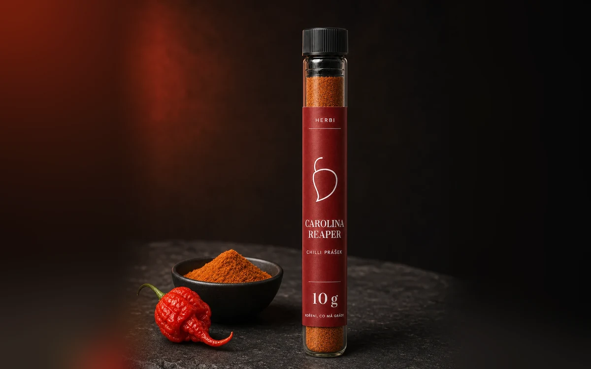 Skúmavka HERBI Carolina Reaper 10 g s miskou chilli prášku a červenou papričkou